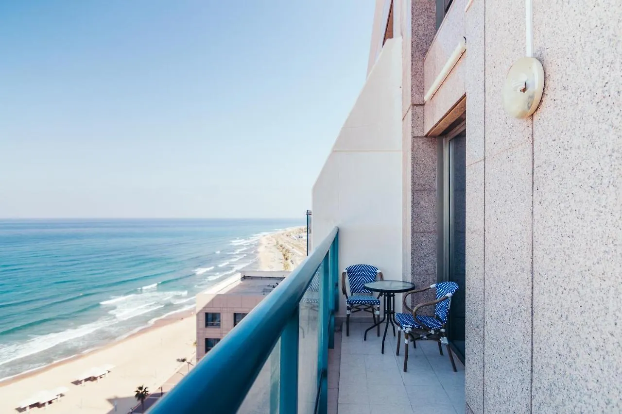 Almog Beach Apt Hotel מלון דירות אלמוג ביץ' Haifa Lägenhet