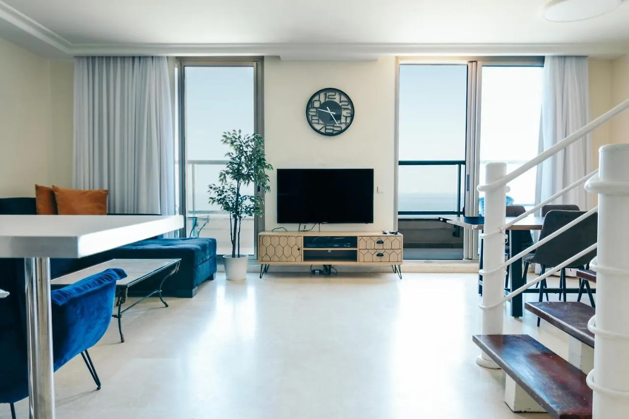 Lägenhet Almog Beach Apt Hotel מלון דירות אלמוג ביץ' Haifa