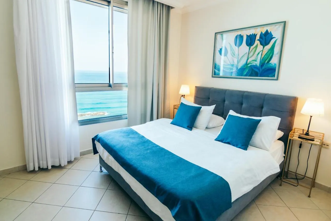 Almog Beach Apt Hotel מלון דירות אלמוג ביץ' Haifa 0*,