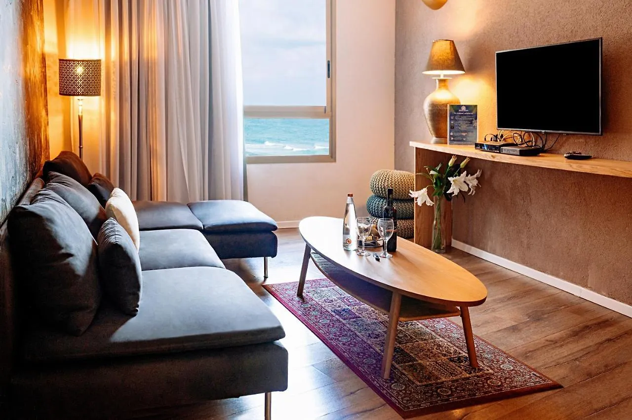 Lägenhet Almog Beach Apt Hotel מלון דירות אלמוג ביץ' Haifa