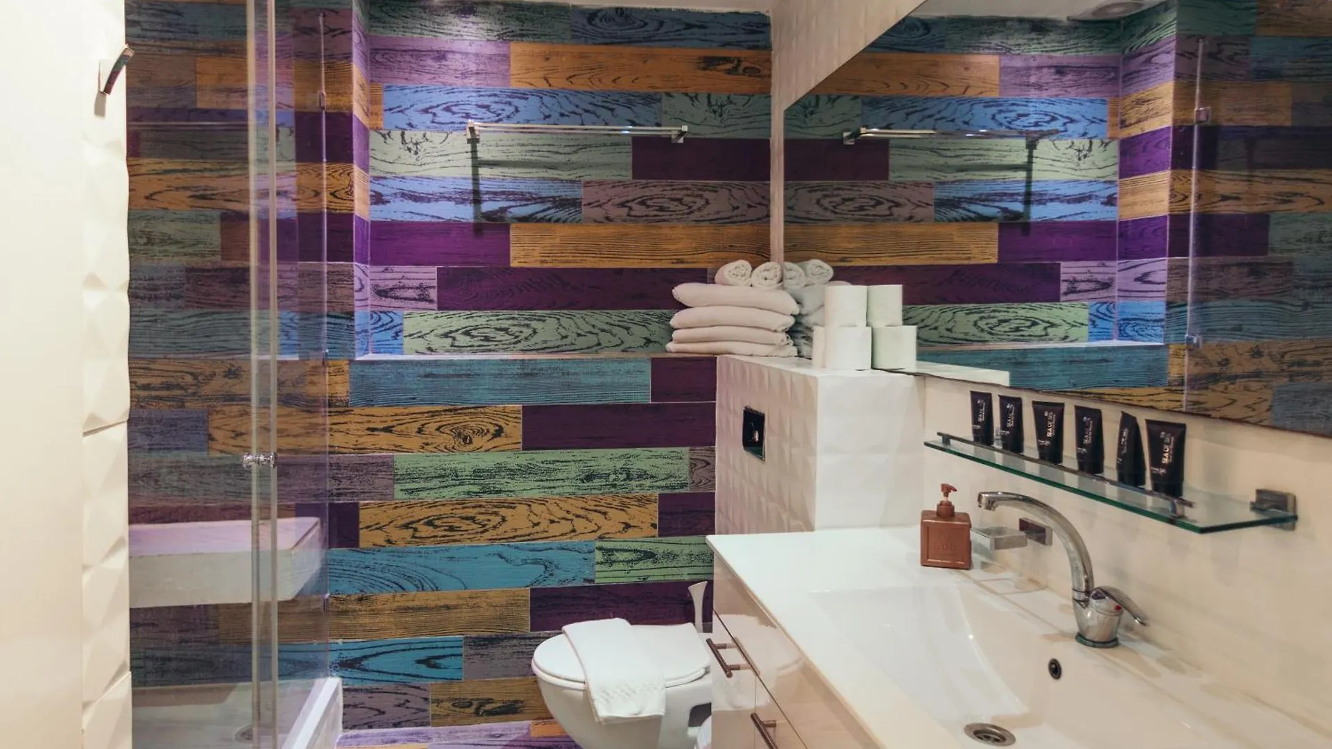 Almog Beach Apt Hotel מלון דירות אלמוג ביץ' Haifa